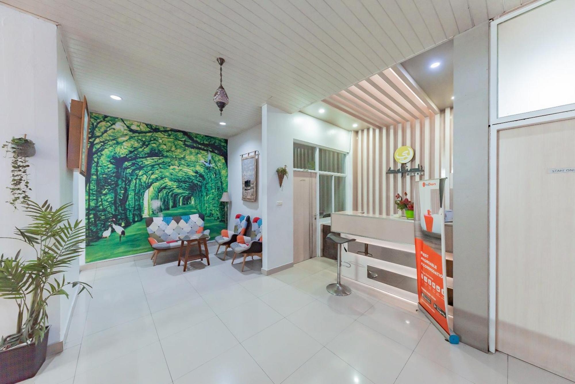 מלון Reddoorz Near Pasar Baru בנדונג מראה חיצוני תמונה
