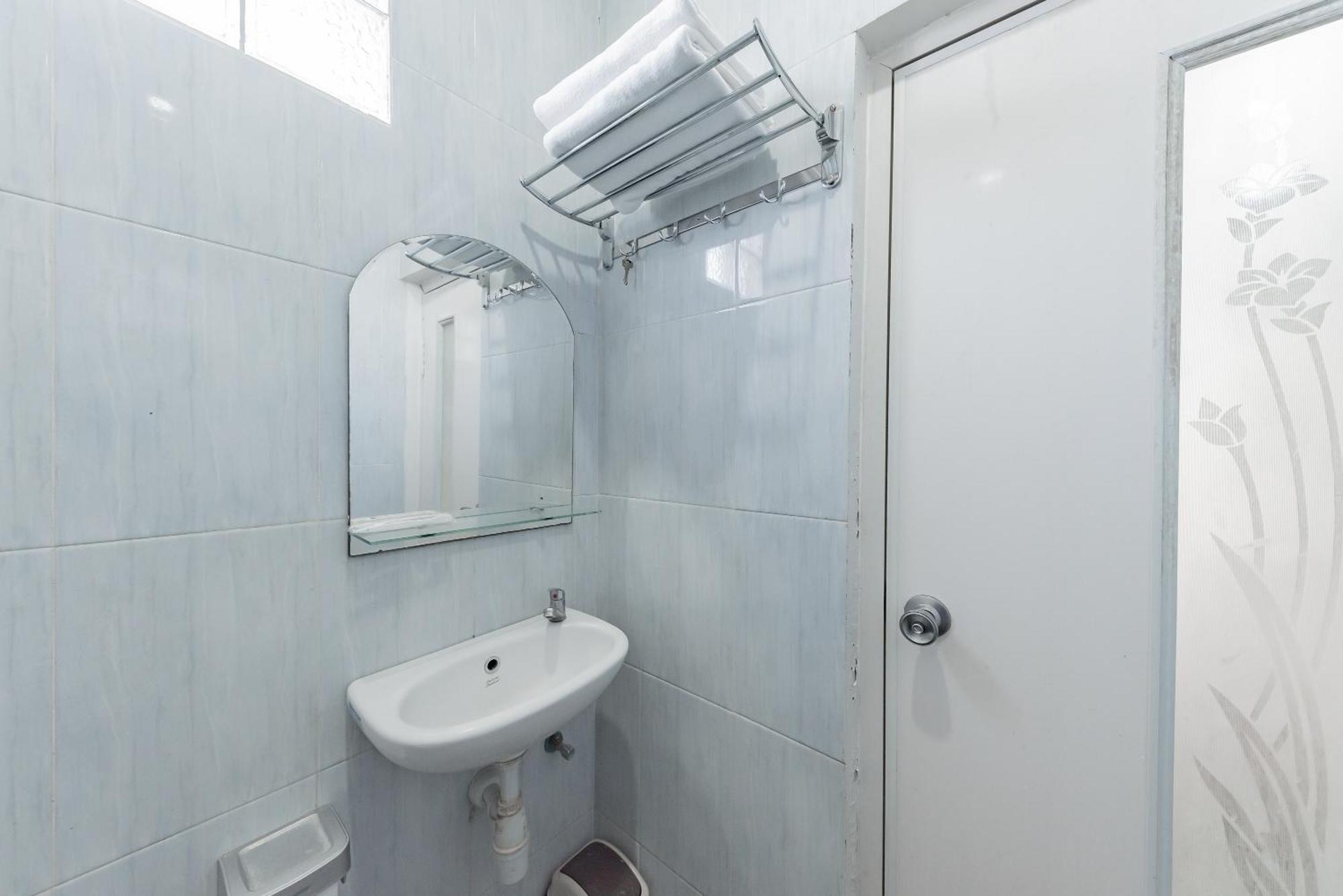 מלון Reddoorz Near Pasar Baru בנדונג מראה חיצוני תמונה