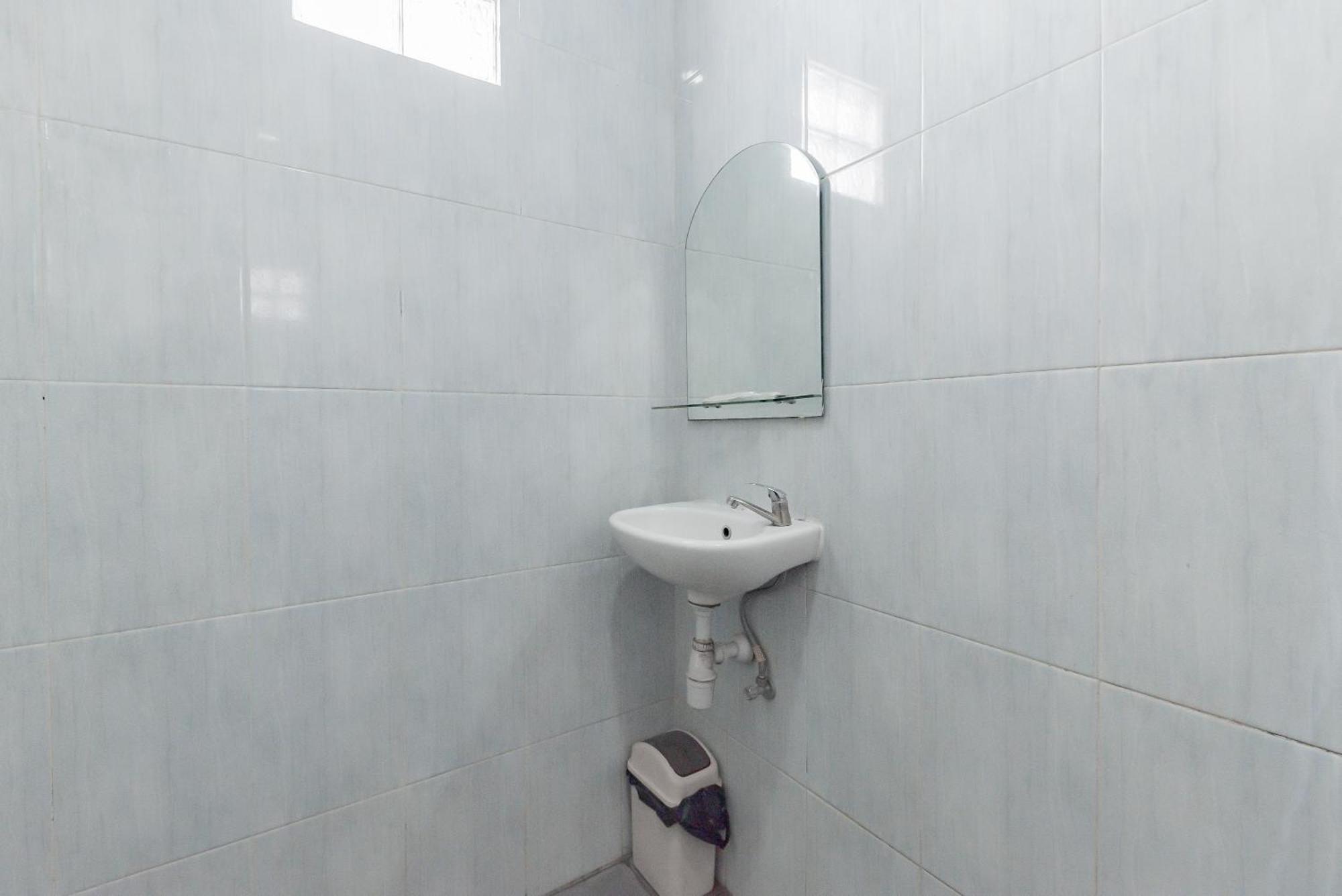 מלון Reddoorz Near Pasar Baru בנדונג מראה חיצוני תמונה